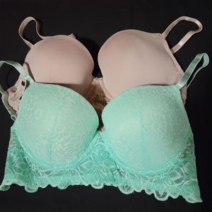 Two-pack of lace detailed push up bras